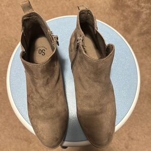 SO Tan Ankle Boots with Suede Texture and Small Stacked Heel